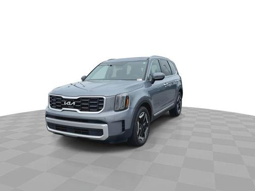 Everlasting Silver 2025 Kia Telluride S