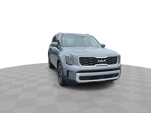 Everlasting Silver 2025 Kia Telluride S