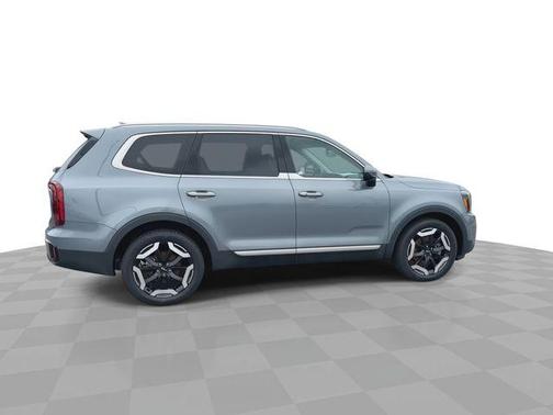 Everlasting Silver 2025 Kia Telluride S