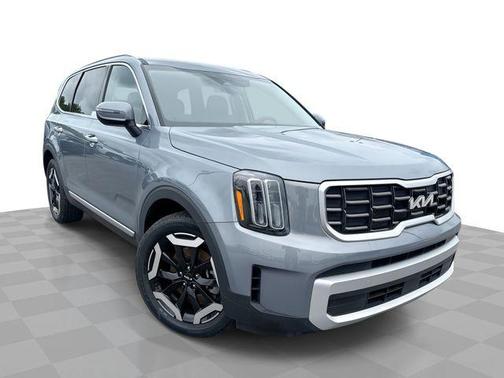 Everlasting Silver 2025 Kia Telluride S