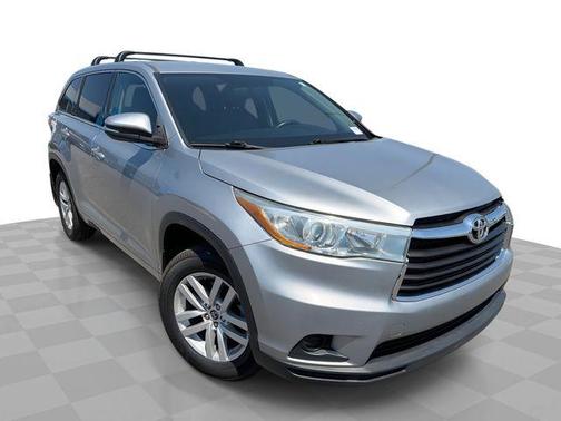 Silver Sky Metallic 2016 Toyota Highlander LE