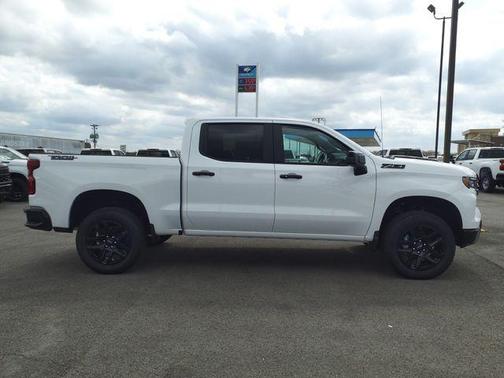 Summit White 2026 Chevrolet Silverado 1500 LT Trail Boss