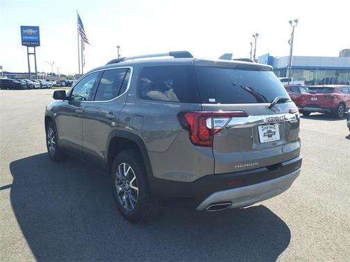 2023 GMC Acadia SLT