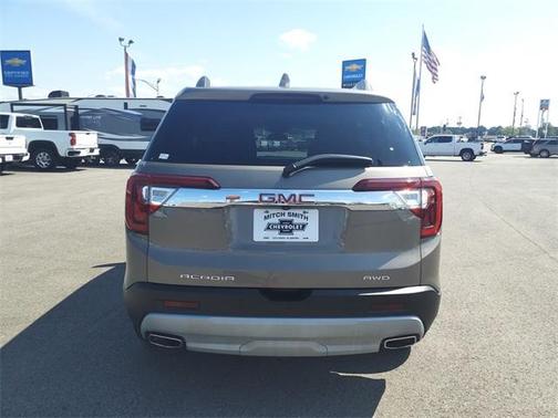 2023 GMC Acadia SLT