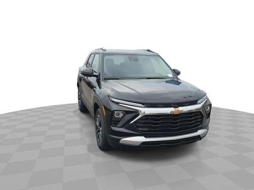 Mosaic Black Metallic 2026 Chevrolet Trailblazer LT