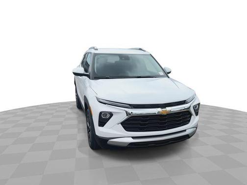 Summit White 2026 Chevrolet Trailblazer LT
