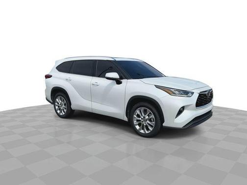 Pearl 2023 Toyota Highlander Limited