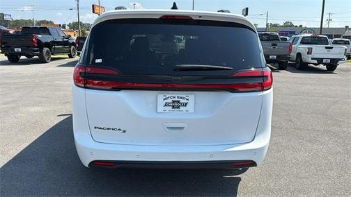 2024 Chrysler Pacifica Touring-L