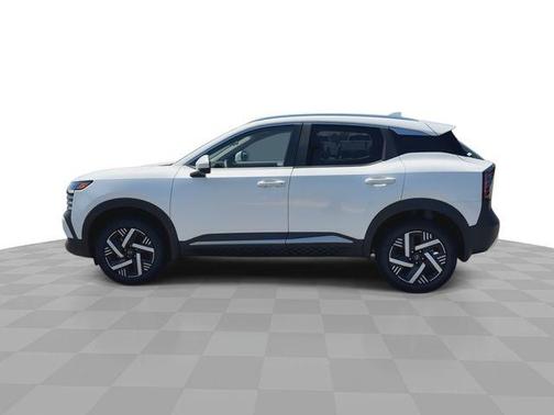 Aspen White Tri 2025 Nissan Kicks SV