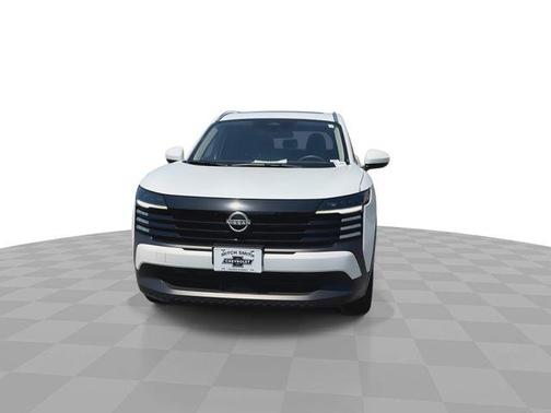 Aspen White Tri 2025 Nissan Kicks SV
