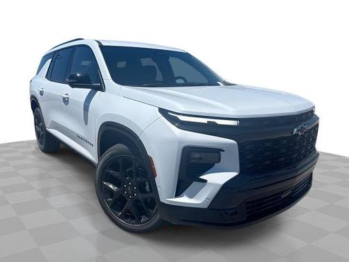 Polar White 2026 Chevrolet Traverse RS