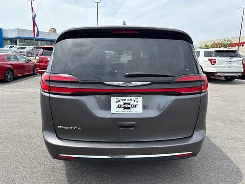 2022 Chrysler Pacifica Touring-L