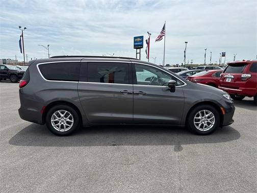 2022 Chrysler Pacifica Touring-L