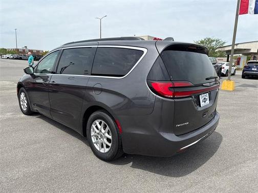 2022 Chrysler Pacifica Touring-L
