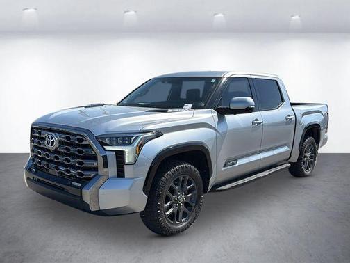 2023 Toyota Tundra Hybrid Platinum