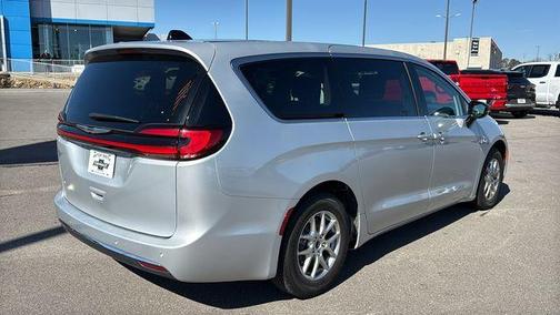 2024 Chrysler Pacifica Touring-L
