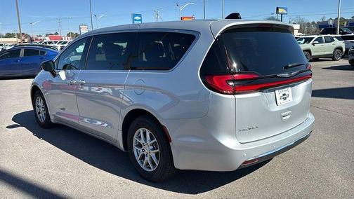 2024 Chrysler Pacifica Touring-L