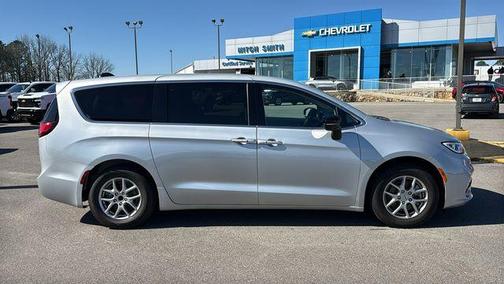 2024 Chrysler Pacifica Touring-L