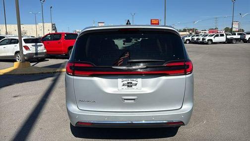 2024 Chrysler Pacifica Touring-L