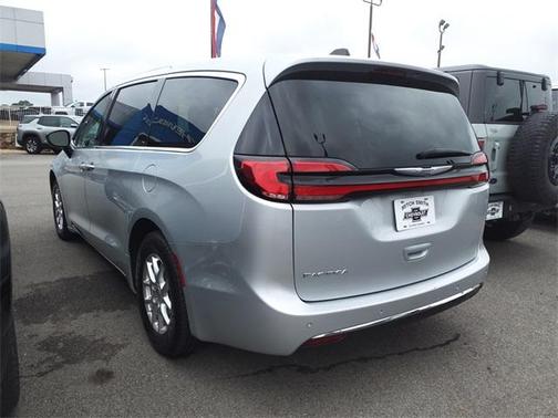 2024 Chrysler Pacifica Touring-L