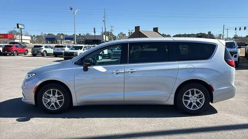 2024 Chrysler Pacifica Touring-L