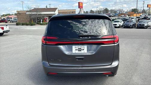 2021 Chrysler Pacifica Touring-L