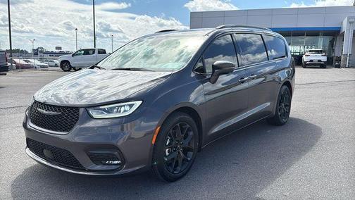 2021 Chrysler Pacifica Touring-L