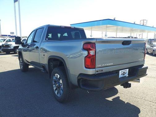 Sterling Gray Metallic 2026 Chevrolet Silverado 2500 Custom