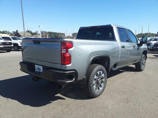 Sterling Gray Metallic 2026 Chevrolet Silverado 2500 Custom