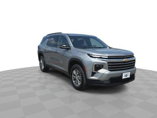 Sterling Gray Metallic 2024 Chevrolet Traverse LT