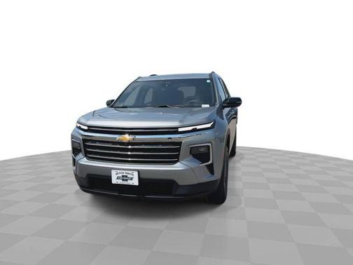 Sterling Gray Metallic 2024 Chevrolet Traverse LT