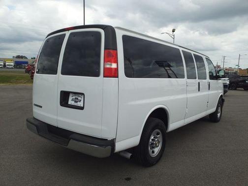 Summit White 2020 Chevrolet Express 3500 LT