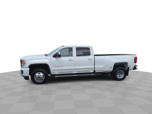 White Frost Tri-Coat 2019 GMC Sierra 3500 Denali