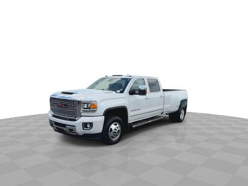 White Frost Tri-Coat 2019 GMC Sierra 3500 Denali
