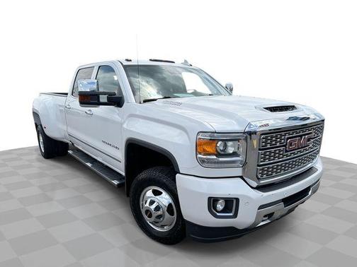 White Frost Tri-Coat 2019 GMC Sierra 3500 Denali
