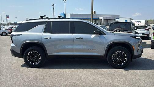 Sterling Gray Metallic 2025 Chevrolet Traverse Z71