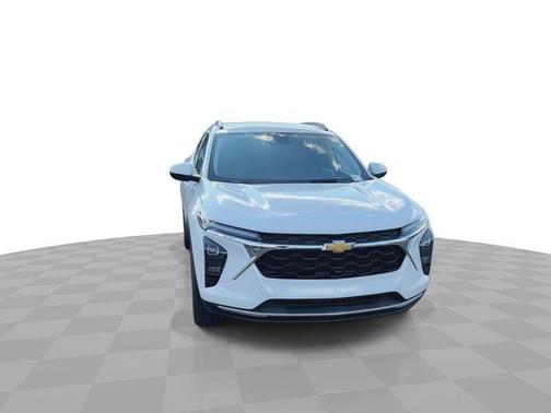 Summit White 2024 Chevrolet Trax LT