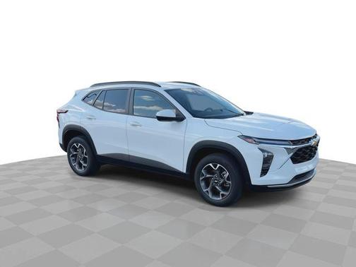 Summit White 2024 Chevrolet Trax LT