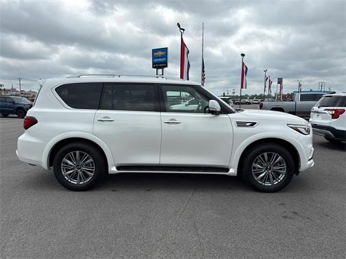 2024 INFINITI QX80 Luxe