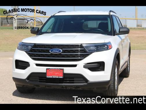 Star White Metallic Tri-Coat 2022 Ford Explorer XLT