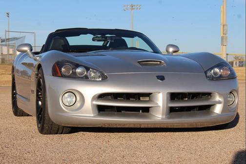 2004 Dodge Viper SRT10