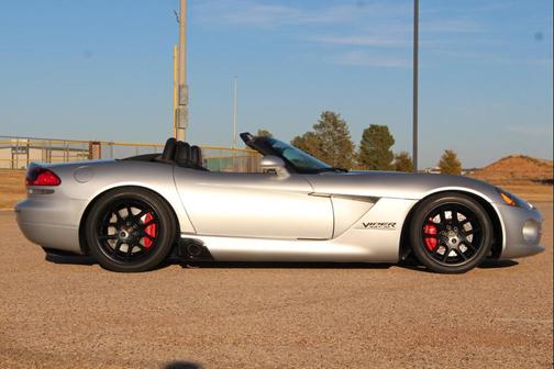 2004 Dodge Viper SRT10