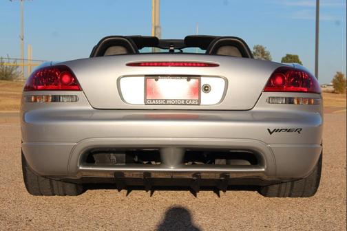 2004 Dodge Viper SRT10