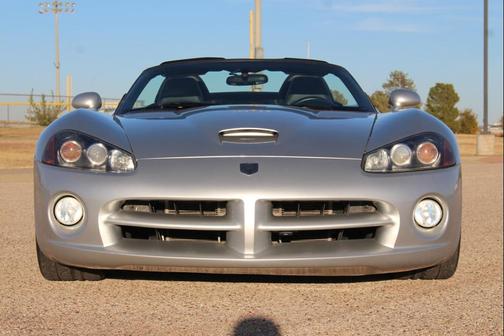 2004 Dodge Viper SRT10
