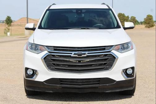 Iridescent Pearl Tricoat 2020 Chevrolet Traverse RS