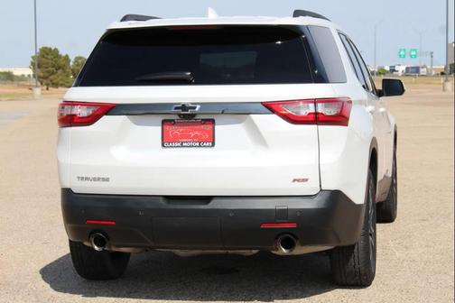 Iridescent Pearl Tricoat 2020 Chevrolet Traverse RS