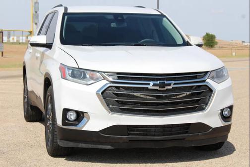 Iridescent Pearl Tricoat 2020 Chevrolet Traverse RS