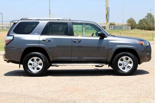 2022 Toyota 4Runner SR5