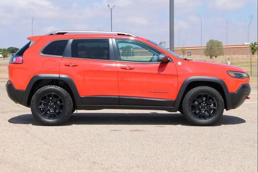 Spitfire Orange Clearcoat 2021 Jeep Cherokee Trailhawk
