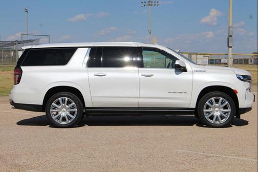 2023 Chevrolet Suburban 4WD High Country